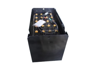 小松FB10-12三支點(diǎn)電動堆垛車電池24-7DB525 迅炬48V525AH鉛酸叉車電池品牌直銷